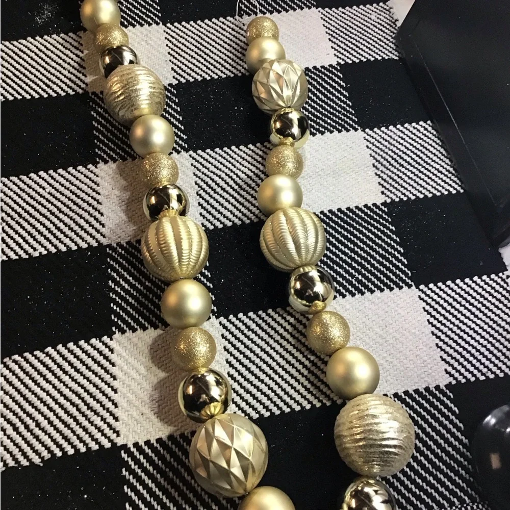 Festive Gold Ornament Garland